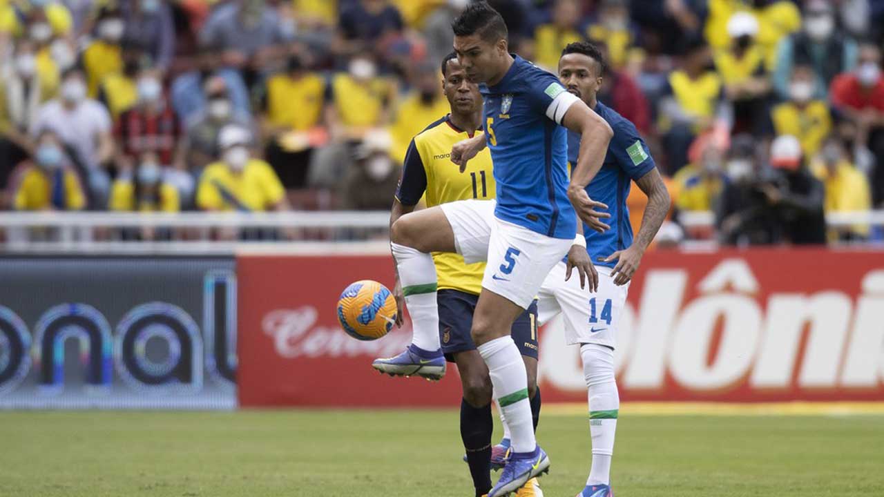 Em jogo com arbitragem confusa e duas expulsões, Brasil empata com Equador pelas Eliminatórias