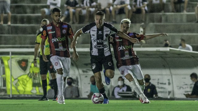 Botafogo-PB e São Paulo Crystal empatam em jogo pouco criativo