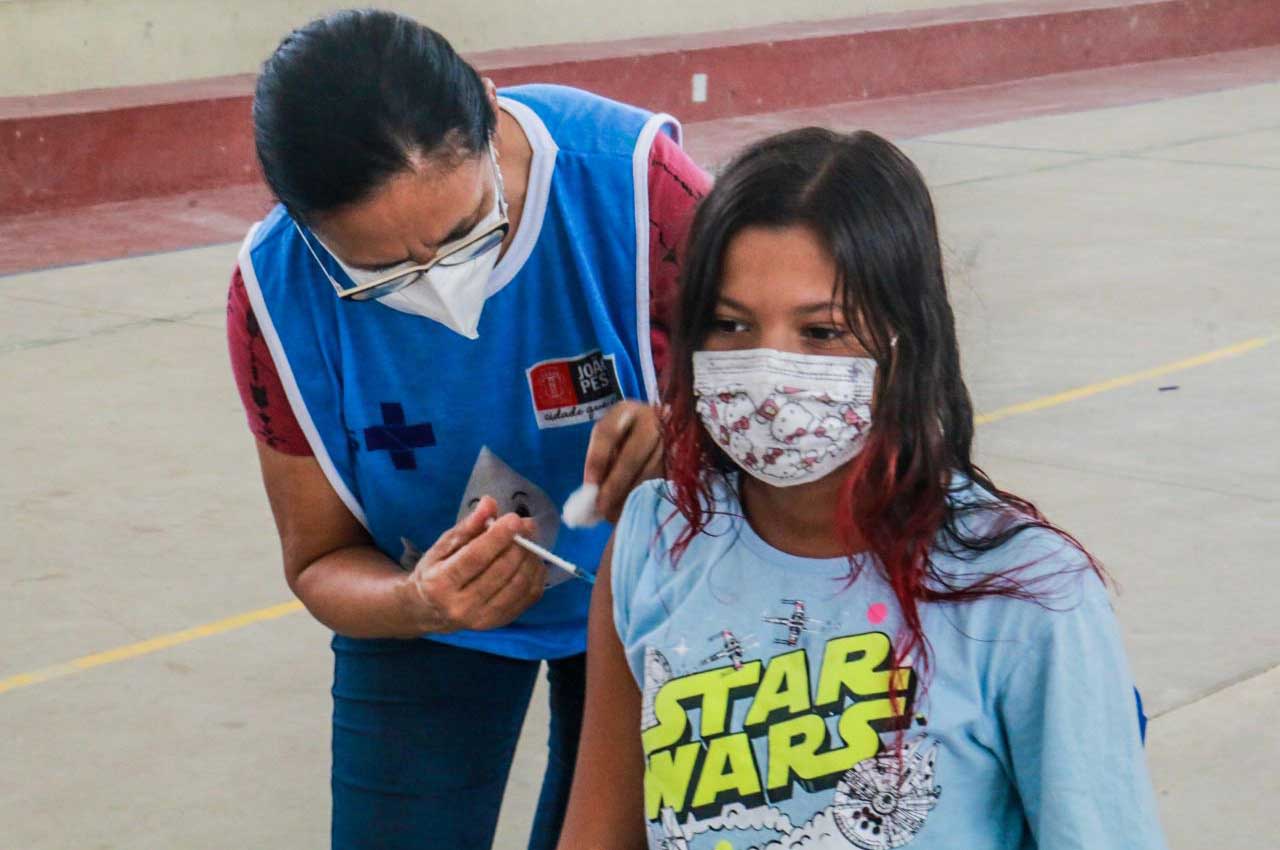 Campanha de imunização contra a Covid-19 em João Pessoa tem postos abertos nos três turnos