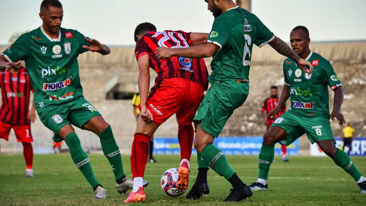 Sousa vence o Auto Esporte por 3 a 0 na estreia no Paraibano