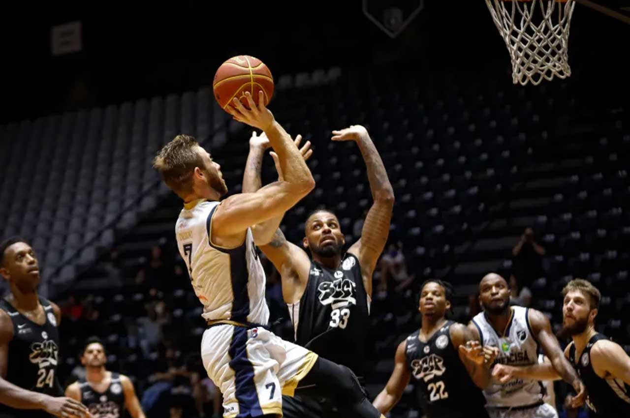 Unifacisa vence Corinthians de virada e se mantem na quinta colocação do NBB