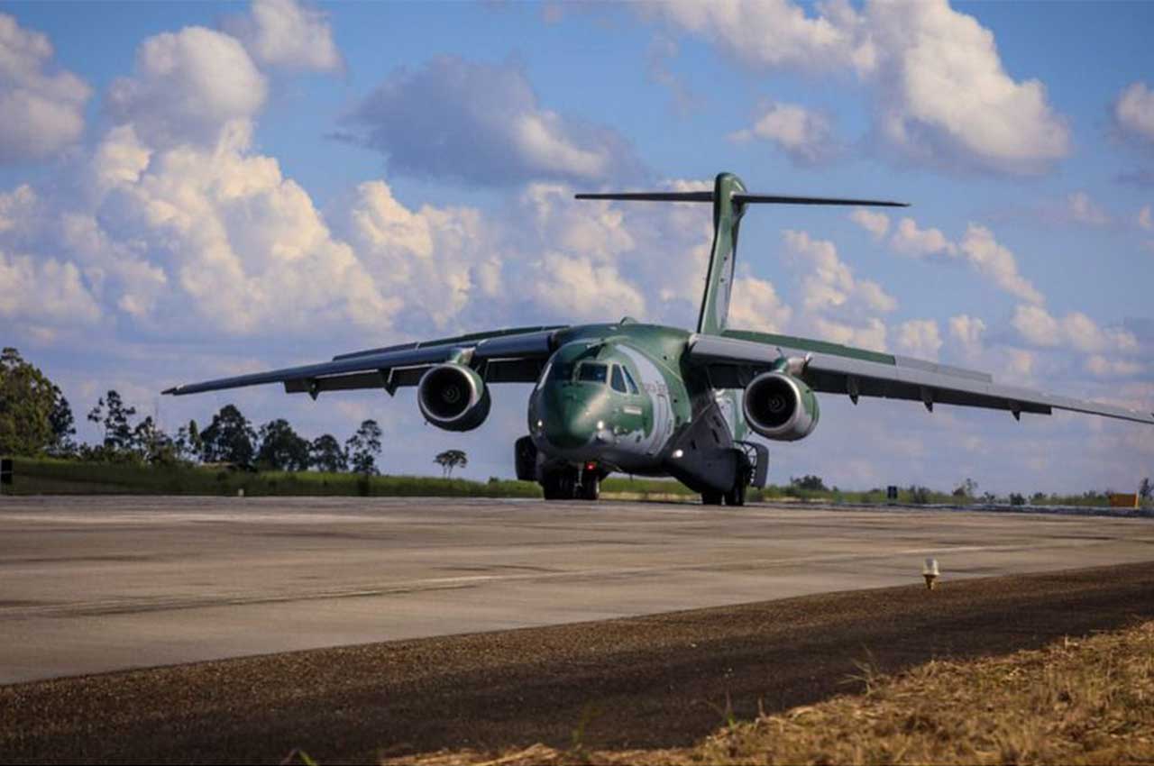 Avião da FAB que resgatará brasileiros decola hoje para a Polônia