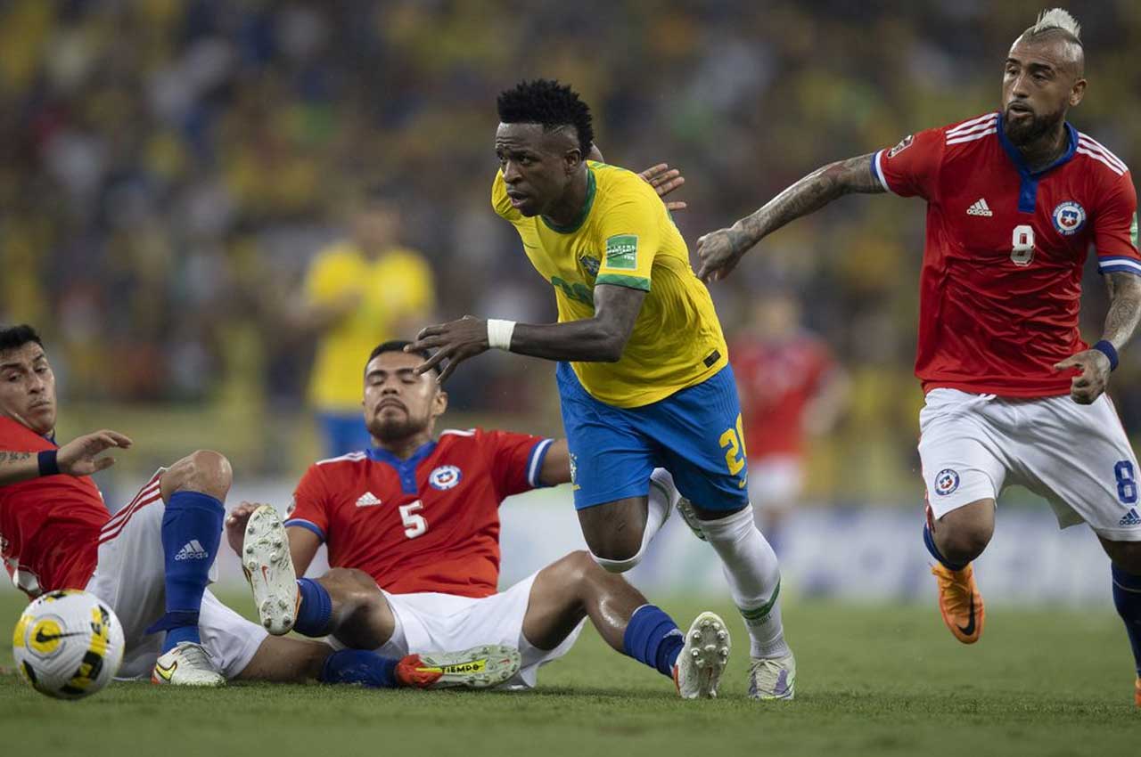 Seleção Brasileira goleia Chile por 4 a 0 no último jogo no Brasil antes da Copa