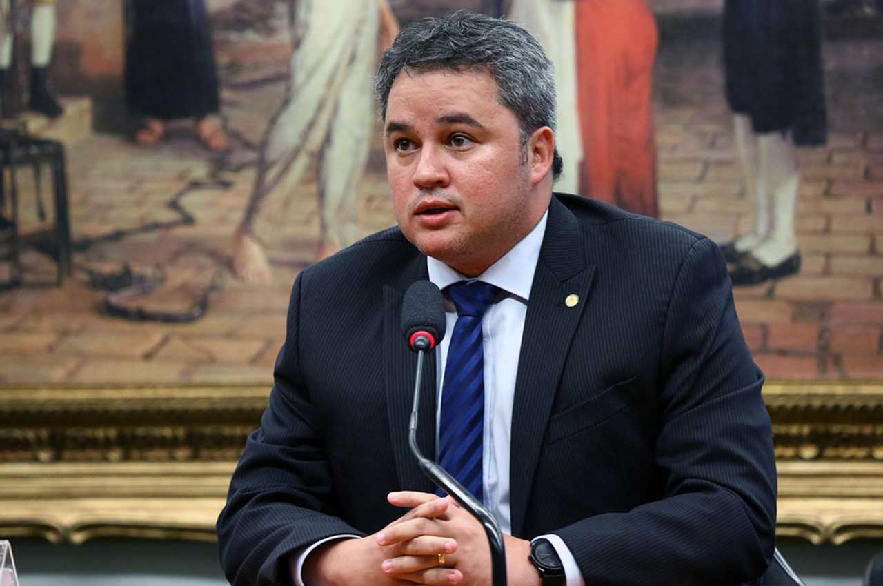 Deputado Efraim Filho divulga lista de municípios contemplados com emendas