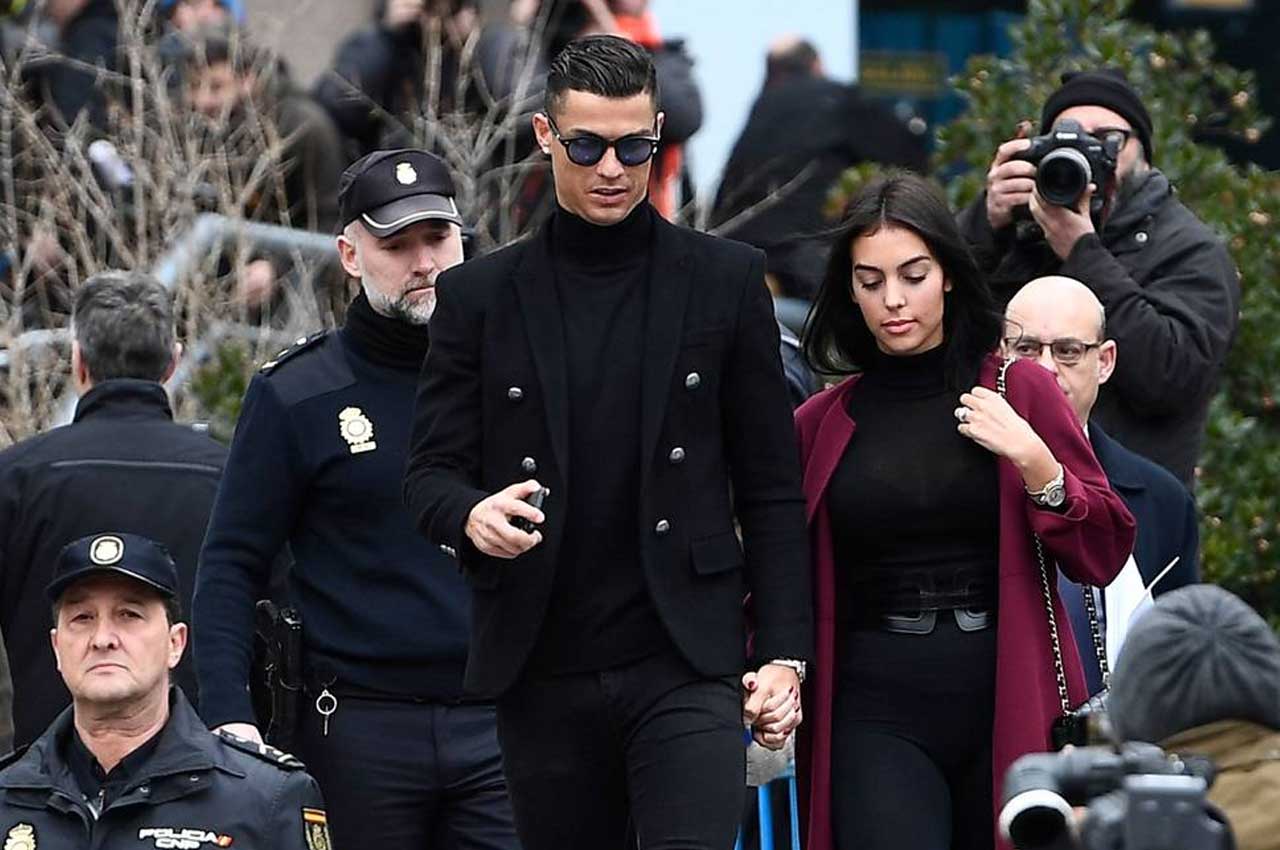 Cristiano Ronaldo não jogará contra o Liverpool após trágica perda do filho