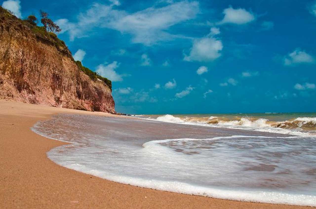 Praia do Seixas, visão da falésia do Cabo branco