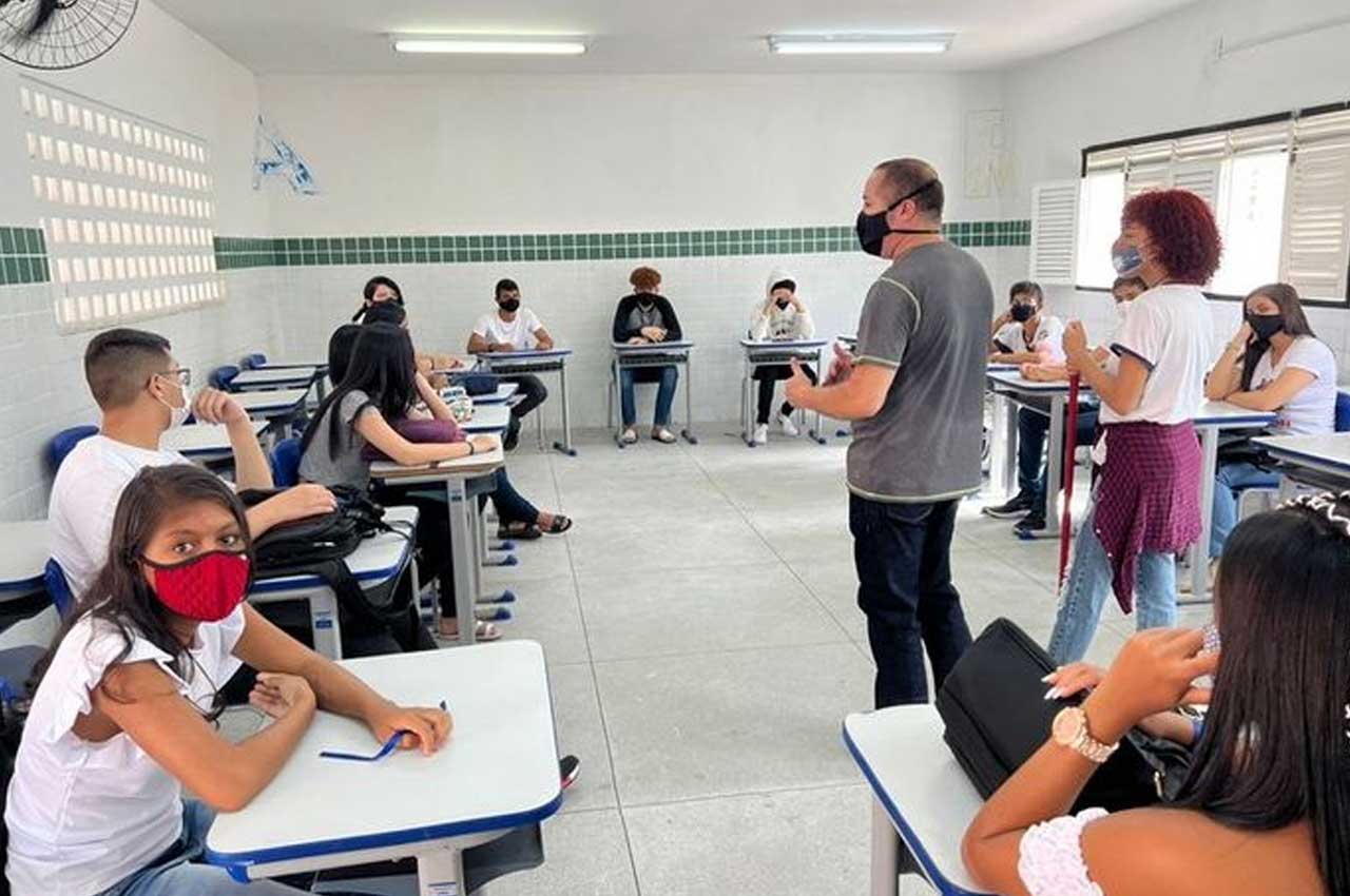 Aulas 100% presenciais em escolas públicas da Paraíba iniciam nesta segunda (18)