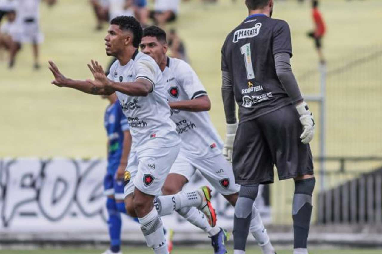 Botafogo-PB e Confiança se enfrentaram pela terceira rodada da Série C do Campeonato Brasileiro