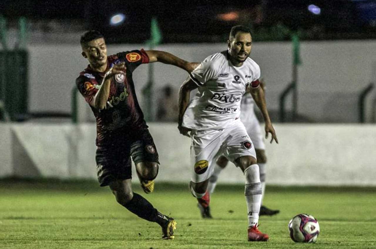 Botafogo-PB vence São Paulo Crystal em jogo tranquilo e lidera isolado o grupo A do Paraibano