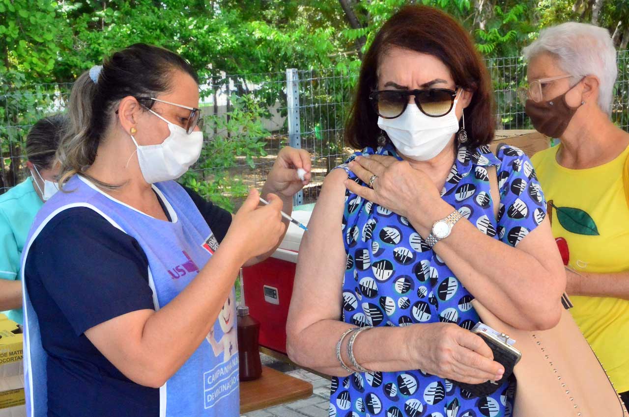 Vacinação Idosa - Foto Kleide Teixeira - Secom JP