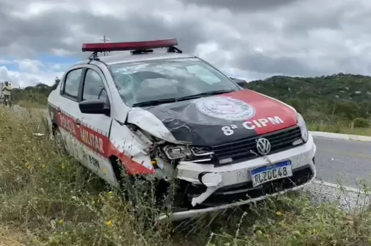 Homem morre após ser atingido por viatura da Polícia Militar, no