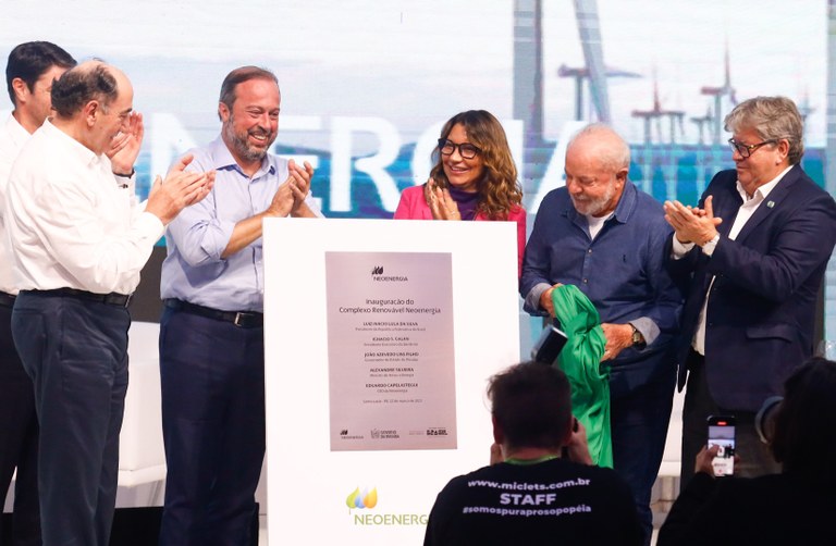 Presidente Lula e governador João Azevêdo participam da inauguração do 1º parque híbrido de energia renovável do país