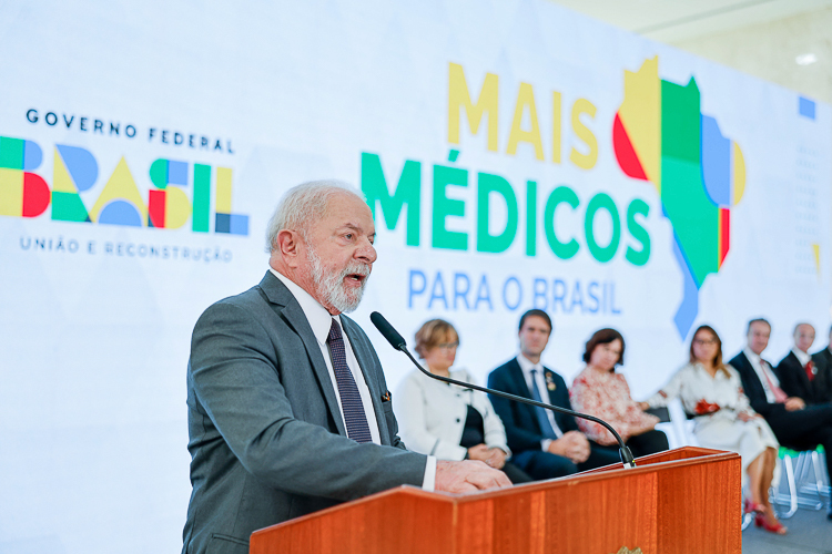 Lula na retomada do Mais Médicos: "A Saúde não pode ser refém de teto de gastos, juros altos ou cortes orçamentários"(Foto: Ricardo Stuckert/PR)

