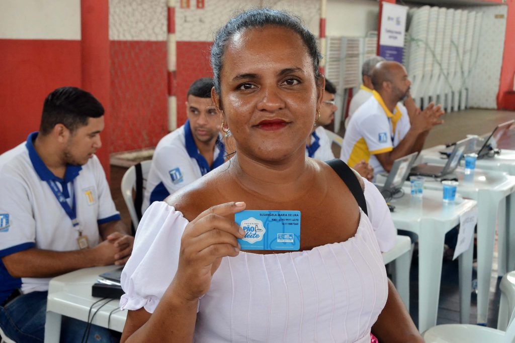 Programa Pão e Leite: beneficiados retardatários poderão buscar seus cartões a partir desta segunda-feira