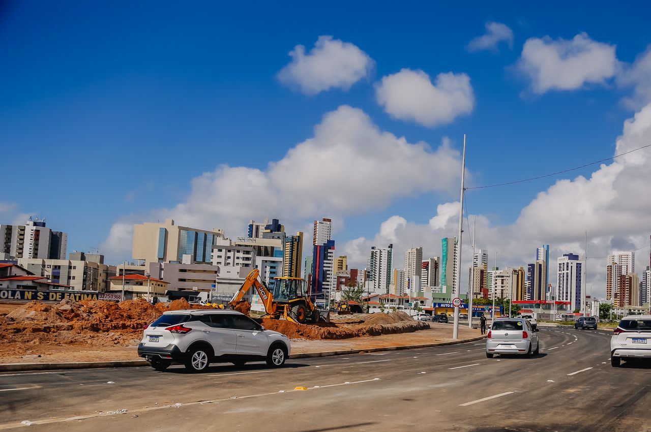 libera tráfego de veículos em intervenção viária no entorno do futuro Parque da Cidade foto---- Sérgio Lucena