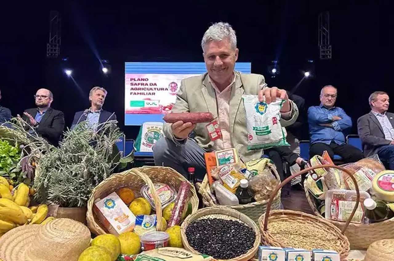 Ministro Paulo Teixeira vem à Paraíba para participar de II Fenafes; evento teve início nesta quinta-feira