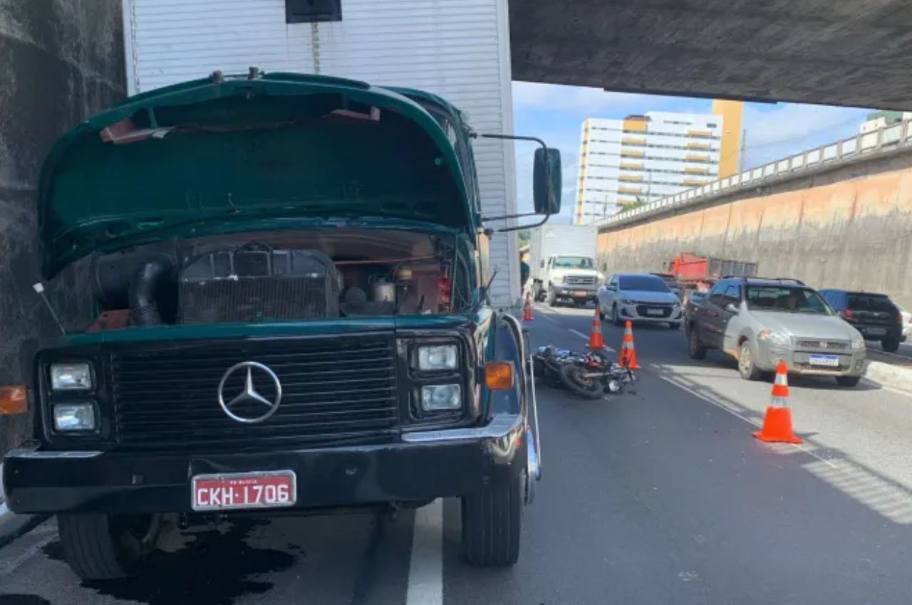 Homem morre e mulher fica gravemente ferida em colisão na BR-230, em João Pessoa; trecho será interditado nesta terça-feira